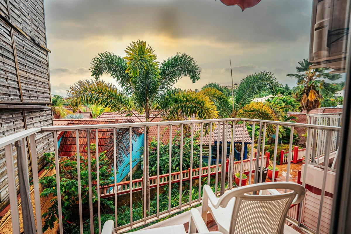 Hotel pied dans l'eau martinique BAMBOU  - balcon grand kay